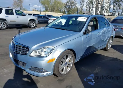 2014 Mercedes-Benz C 250 Luxury from USA, damaged, VIN WDDGF4HB3EA920528